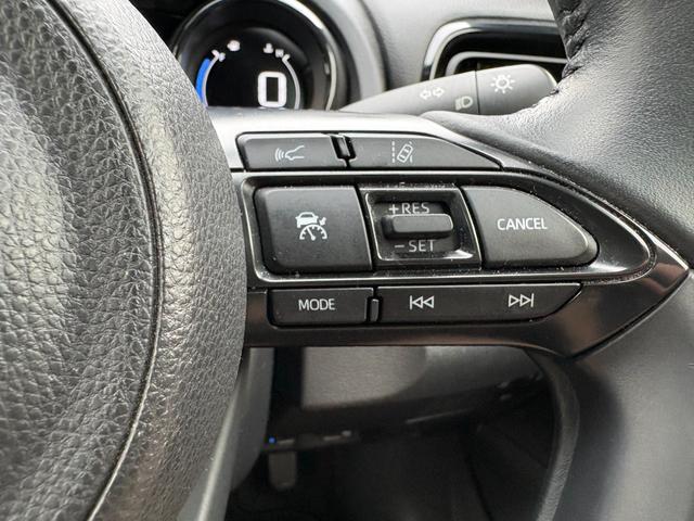 ヤリス ハイブリッドＺ　メーカーナビ　パノラミックビューモニター　前後ドラレコ　スマートキー２個　レーダークルーズ　フロントシートヒーター　衝突軽減　レーンキープ　クリアランスソナー　ＬＥＤヘッドライト　オートハイビーム（34枚目）