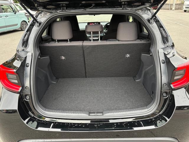 ヤリス ハイブリッドＺ　メーカーナビ　パノラミックビューモニター　前後ドラレコ　スマートキー２個　レーダークルーズ　フロントシートヒーター　衝突軽減　レーンキープ　クリアランスソナー　ＬＥＤヘッドライト　オートハイビーム（49枚目）