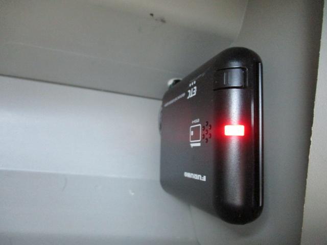 ムーヴ Ｌ　ＳＡＩＩＩ　ユーザー買取車　ＫＥＮＷＯＯＤ製ＣＤチューナー　ＥＴＣ　前後ドラレコ　キーレス　アイドリングストップ　衝突軽減　横滑防止　オートハイビーム　ヘッドライトレベライザー（22枚目）