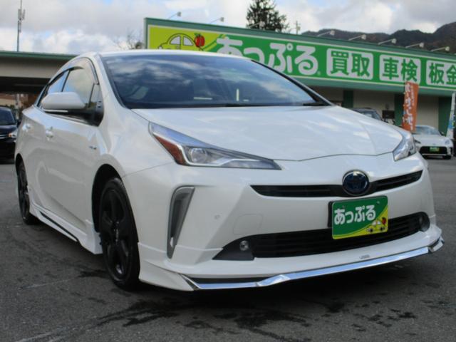 プリウス Ｓツーリングセレクション　パイオニア９インチメモリーナビ　バックカメラ　ステリモ　ＥＴＣ　モデリスタエアロ　スマートキー　レーダークルーズ　シートヒーター　合皮シート　セーフティセンス　ＬＥＤヘッドライト　純正１７インチアルミ（6枚目）