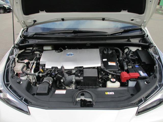 プリウス Ｓツーリングセレクション　パイオニア９インチメモリーナビ　バックカメラ　ステリモ　ＥＴＣ　モデリスタエアロ　スマートキー　レーダークルーズ　シートヒーター　合皮シート　セーフティセンス　ＬＥＤヘッドライト　純正１７インチアルミ（17枚目）