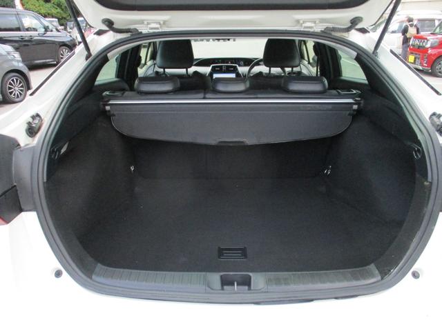 プリウス Ｓツーリングセレクション　パイオニア９インチメモリーナビ　バックカメラ　ステリモ　ＥＴＣ　モデリスタエアロ　スマートキー　レーダークルーズ　シートヒーター　合皮シート　セーフティセンス　ＬＥＤヘッドライト　純正１７インチアルミ（18枚目）