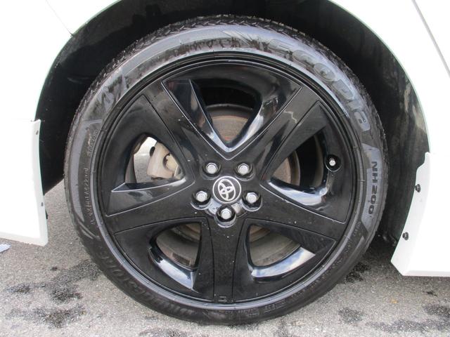 プリウス Ｓツーリングセレクション　パイオニア９インチメモリーナビ　バックカメラ　ステリモ　ＥＴＣ　モデリスタエアロ　スマートキー　レーダークルーズ　シートヒーター　合皮シート　セーフティセンス　ＬＥＤヘッドライト　純正１７インチアルミ（20枚目）