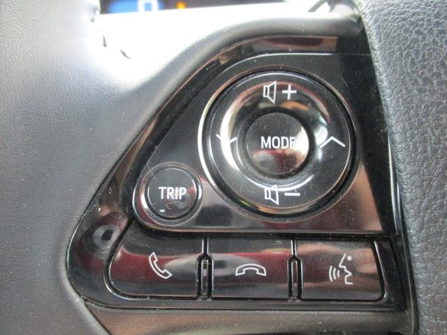 プリウス Ｓツーリングセレクション　パイオニア９インチメモリーナビ　バックカメラ　ステリモ　ＥＴＣ　モデリスタエアロ　スマートキー　レーダークルーズ　シートヒーター　合皮シート　セーフティセンス　ＬＥＤヘッドライト　純正１７インチアルミ（25枚目）