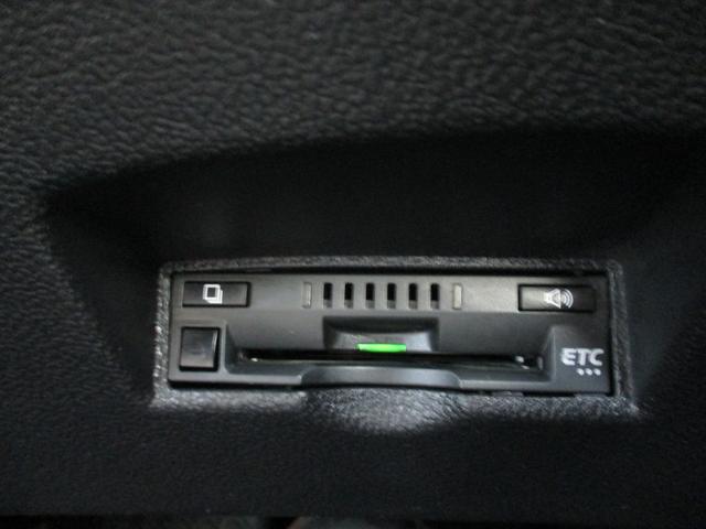 プリウス Ｓツーリングセレクション　パイオニア９インチメモリーナビ　バックカメラ　ステリモ　ＥＴＣ　モデリスタエアロ　スマートキー　レーダークルーズ　シートヒーター　合皮シート　セーフティセンス　ＬＥＤヘッドライト　純正１７インチアルミ（26枚目）