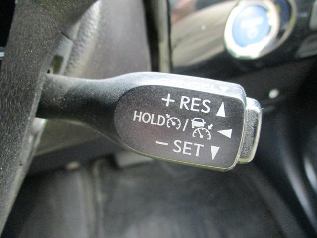 プリウス Ｓツーリングセレクション　パイオニア９インチメモリーナビ　バックカメラ　ステリモ　ＥＴＣ　モデリスタエアロ　スマートキー　レーダークルーズ　シートヒーター　合皮シート　セーフティセンス　ＬＥＤヘッドライト　純正１７インチアルミ（33枚目）