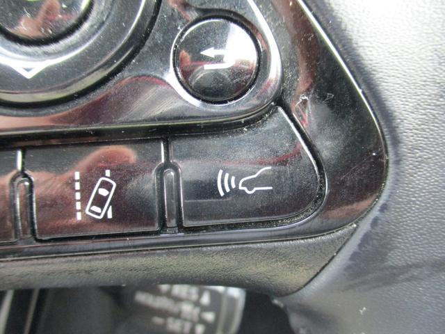 プリウス Ｓツーリングセレクション　パイオニア９インチメモリーナビ　バックカメラ　ステリモ　ＥＴＣ　モデリスタエアロ　スマートキー　レーダークルーズ　シートヒーター　合皮シート　セーフティセンス　ＬＥＤヘッドライト　純正１７インチアルミ（34枚目）