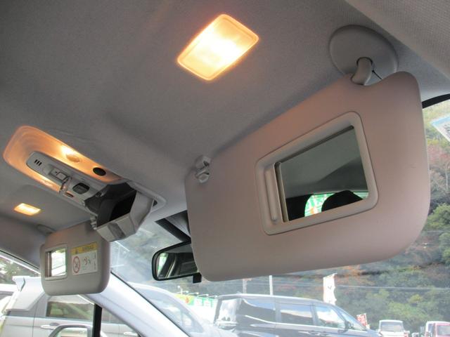 プリウス Ｓツーリングセレクション　パイオニア９インチメモリーナビ　バックカメラ　ステリモ　ＥＴＣ　モデリスタエアロ　スマートキー　レーダークルーズ　シートヒーター　合皮シート　セーフティセンス　ＬＥＤヘッドライト　純正１７インチアルミ（41枚目）