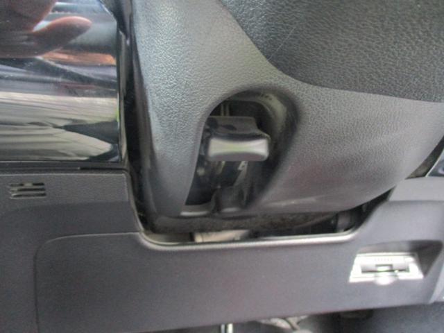 プリウス Ｓツーリングセレクション　パイオニア９インチメモリーナビ　バックカメラ　ステリモ　ＥＴＣ　モデリスタエアロ　スマートキー　レーダークルーズ　シートヒーター　合皮シート　セーフティセンス　ＬＥＤヘッドライト　純正１７インチアルミ（43枚目）