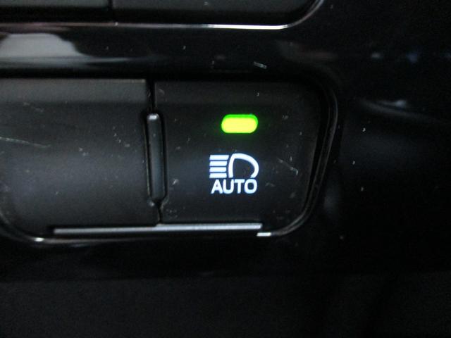 プリウス Ｓツーリングセレクション　パイオニア９インチメモリーナビ　バックカメラ　ステリモ　ＥＴＣ　モデリスタエアロ　スマートキー　レーダークルーズ　シートヒーター　合皮シート　セーフティセンス　ＬＥＤヘッドライト　純正１７インチアルミ（48枚目）