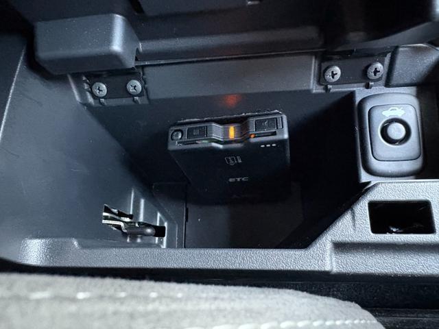 コペン セロ　Ｓ　ターボ　５ＭＴ　純正メモリーナビ　電動ルーフ　ビルシュタインサスペンション　純正レカロシート　ＭＯＭＯ革ハンドル　スマートキー　シートヒーター　バックカメラ　ステリモ　ＥＴＣ　社外１５インチアルミ（25枚目）