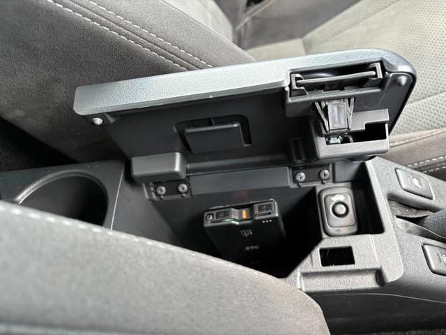 コペン セロ　Ｓ　ターボ　５ＭＴ　純正メモリーナビ　電動ルーフ　ビルシュタインサスペンション　純正レカロシート　ＭＯＭＯ革ハンドル　スマートキー　シートヒーター　バックカメラ　ステリモ　ＥＴＣ　社外１５インチアルミ（36枚目）