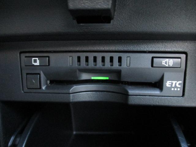 ヴェルファイア ２．５Ｚ　Ａエディション　ゴールデンアイズ　純正１０インチＳＤナビ　純正フリップダウンリアモニター　両側パワスラ　パワーバックドア　スマートキー　電子パーキング　オートホールド　クリアランスソナー　ＬＥＤライト　バックカメラ　ＢＬＩＴＺ車高調（22枚目）