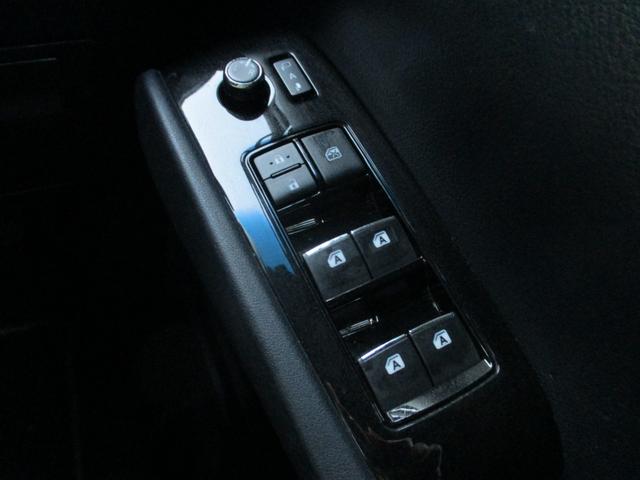 ヴェルファイア ２．５Ｚ　Ａエディション　ゴールデンアイズ　純正１０インチＳＤナビ　純正フリップダウンリアモニター　両側パワスラ　パワーバックドア　スマートキー　電子パーキング　オートホールド　クリアランスソナー　ＬＥＤライト　バックカメラ　ＢＬＩＴＺ車高調（36枚目）