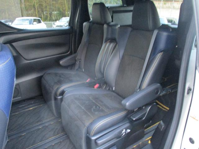 ヴェルファイア ２．５Ｚ　Ａエディション　ゴールデンアイズ　純正１０インチＳＤナビ　純正フリップダウンリアモニター　両側パワスラ　パワーバックドア　スマートキー　電子パーキング　オートホールド　クリアランスソナー　ＬＥＤライト　バックカメラ　ＢＬＩＴＺ車高調（61枚目）