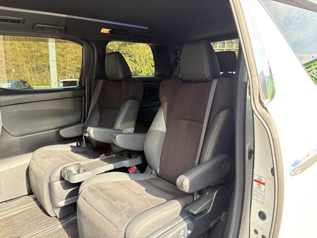 アルファード ２．５Ｓ　タイプゴールド　ワンオーナー　メーカー９インチナビ　フリップダウンリアモニター　バックカメラ　両側パワスラ　パワーバックドア　レーダークルーズ　セーフティセンス　前後ドラレコ　アルカンターラ＆合皮シート　純正１８ＡＷ（13枚目）