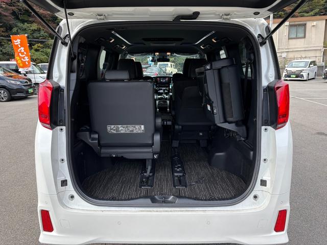 アルファード ２．５Ｓ　タイプゴールド　ワンオーナー　メーカー９インチナビ　フリップダウンリアモニター　バックカメラ　両側パワスラ　パワーバックドア　レーダークルーズ　セーフティセンス　前後ドラレコ　アルカンターラ＆合皮シート　純正１８ＡＷ（62枚目）