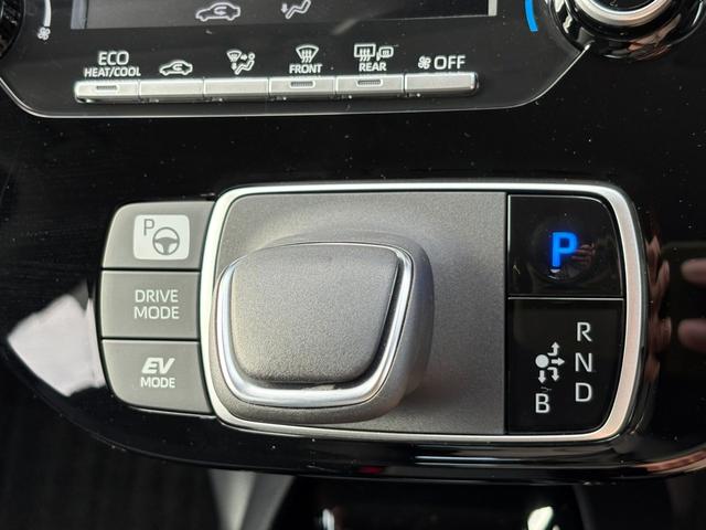 アクア Ｇ　４ＷＤ　メーカーナビ　パノラミックビューモニター　ステリモ　ＥＴＣ　アドバンストパーク　ＡＣ１００Ｖ電源　レーダークルーズ　セーフティセンス　スマートキー　ＢＳＭ　ＬＥＤヘッドライト　純正１５アルミ（11枚目）