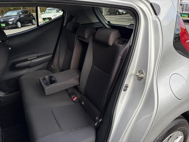 アクア Ｇ　４ＷＤ　メーカーナビ　パノラミックビューモニター　ステリモ　ＥＴＣ　アドバンストパーク　ＡＣ１００Ｖ電源　レーダークルーズ　セーフティセンス　スマートキー　ＢＳＭ　ＬＥＤヘッドライト　純正１５アルミ（13枚目）