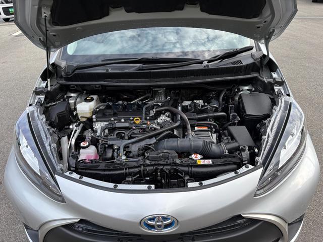 アクア Ｇ　４ＷＤ　メーカーナビ　パノラミックビューモニター　ステリモ　ＥＴＣ　アドバンストパーク　ＡＣ１００Ｖ電源　レーダークルーズ　セーフティセンス　スマートキー　ＢＳＭ　ＬＥＤヘッドライト　純正１５アルミ（17枚目）