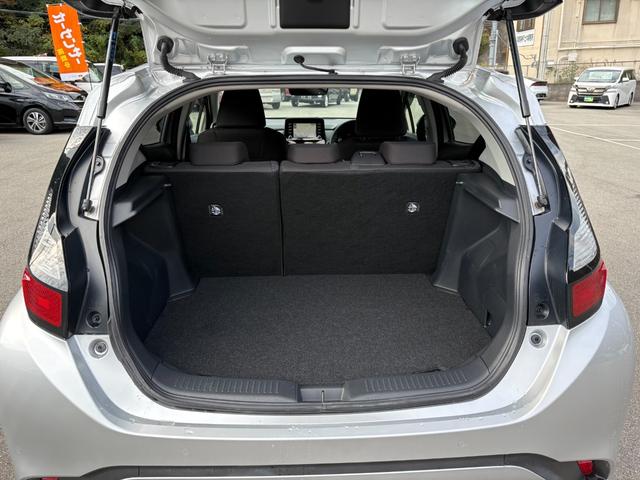 アクア Ｇ　４ＷＤ　メーカーナビ　パノラミックビューモニター　ステリモ　ＥＴＣ　アドバンストパーク　ＡＣ１００Ｖ電源　レーダークルーズ　セーフティセンス　スマートキー　ＢＳＭ　ＬＥＤヘッドライト　純正１５アルミ（18枚目）