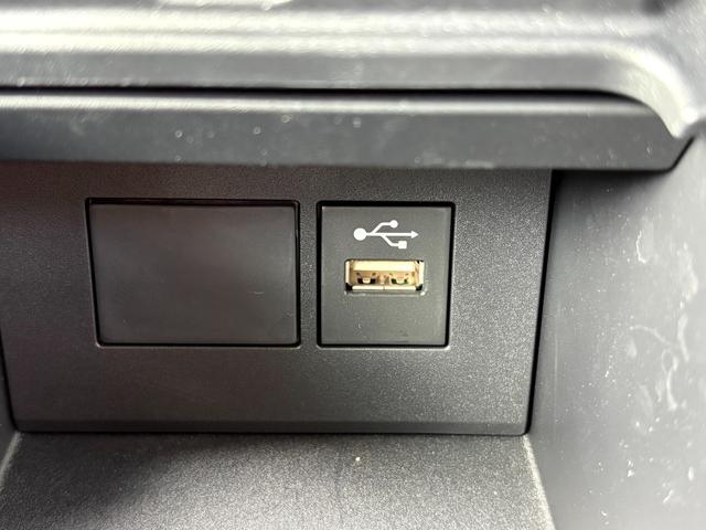 アクア Ｇ　４ＷＤ　メーカーナビ　パノラミックビューモニター　ステリモ　ＥＴＣ　アドバンストパーク　ＡＣ１００Ｖ電源　レーダークルーズ　セーフティセンス　スマートキー　ＢＳＭ　ＬＥＤヘッドライト　純正１５アルミ（25枚目）