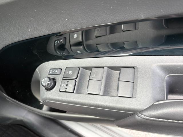 アクア Ｇ　４ＷＤ　メーカーナビ　パノラミックビューモニター　ステリモ　ＥＴＣ　アドバンストパーク　ＡＣ１００Ｖ電源　レーダークルーズ　セーフティセンス　スマートキー　ＢＳＭ　ＬＥＤヘッドライト　純正１５アルミ（41枚目）