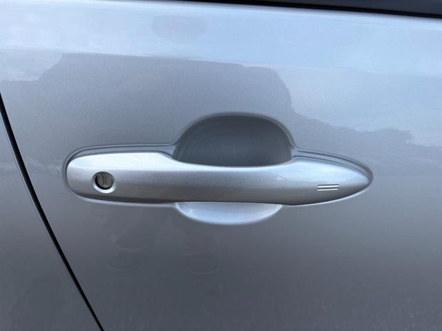 アクア Ｇ　４ＷＤ　メーカーナビ　パノラミックビューモニター　ステリモ　ＥＴＣ　アドバンストパーク　ＡＣ１００Ｖ電源　レーダークルーズ　セーフティセンス　スマートキー　ＢＳＭ　ＬＥＤヘッドライト　純正１５アルミ（49枚目）