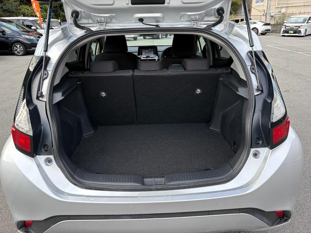 アクア Ｇ　４ＷＤ　メーカーナビ　パノラミックビューモニター　ステリモ　ＥＴＣ　アドバンストパーク　ＡＣ１００Ｖ電源　レーダークルーズ　セーフティセンス　スマートキー　ＢＳＭ　ＬＥＤヘッドライト　純正１５アルミ（55枚目）