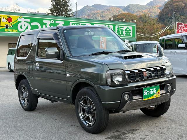 ジムニー ランドベンチャー　４ＷＤ　ターボ　５ＭＴ　パナソニックＳＤナビ　ＥＴＣ　前後ドラレコ　キーレス　運転席シートヒーター　革ハンドル　マニュアルエアコン　フォグ　ヘッドライトレベライザー　純正１６インチアルミ（6枚目）
