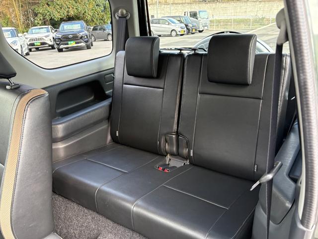 ジムニー ランドベンチャー　４ＷＤ　ターボ　５ＭＴ　パナソニックＳＤナビ　ＥＴＣ　前後ドラレコ　キーレス　運転席シートヒーター　革ハンドル　マニュアルエアコン　フォグ　ヘッドライトレベライザー　純正１６インチアルミ（13枚目）