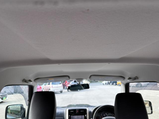 ジムニー ランドベンチャー　４ＷＤ　ターボ　５ＭＴ　パナソニックＳＤナビ　ＥＴＣ　前後ドラレコ　キーレス　運転席シートヒーター　革ハンドル　マニュアルエアコン　フォグ　ヘッドライトレベライザー　純正１６インチアルミ（14枚目）