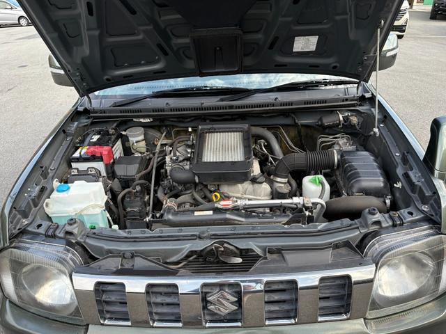 ジムニー ランドベンチャー　４ＷＤ　ターボ　５ＭＴ　パナソニックＳＤナビ　ＥＴＣ　前後ドラレコ　キーレス　運転席シートヒーター　革ハンドル　マニュアルエアコン　フォグ　ヘッドライトレベライザー　純正１６インチアルミ（17枚目）