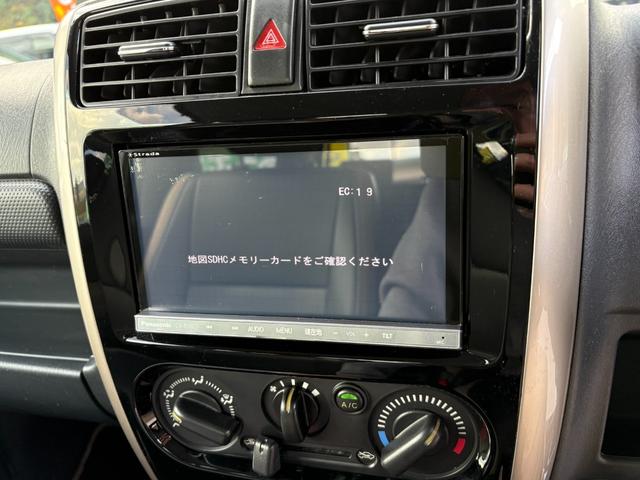 ジムニー ランドベンチャー　４ＷＤ　ターボ　５ＭＴ　パナソニックＳＤナビ　ＥＴＣ　前後ドラレコ　キーレス　運転席シートヒーター　革ハンドル　マニュアルエアコン　フォグ　ヘッドライトレベライザー　純正１６インチアルミ（21枚目）