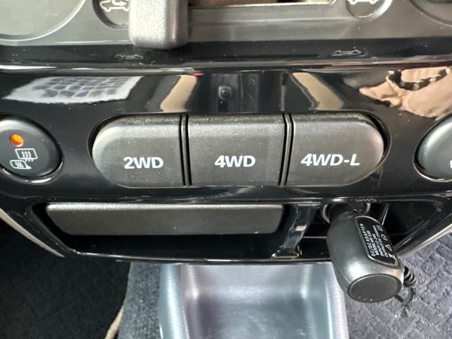 ジムニー ランドベンチャー　４ＷＤ　ターボ　５ＭＴ　パナソニックＳＤナビ　ＥＴＣ　前後ドラレコ　キーレス　運転席シートヒーター　革ハンドル　マニュアルエアコン　フォグ　ヘッドライトレベライザー　純正１６インチアルミ（27枚目）