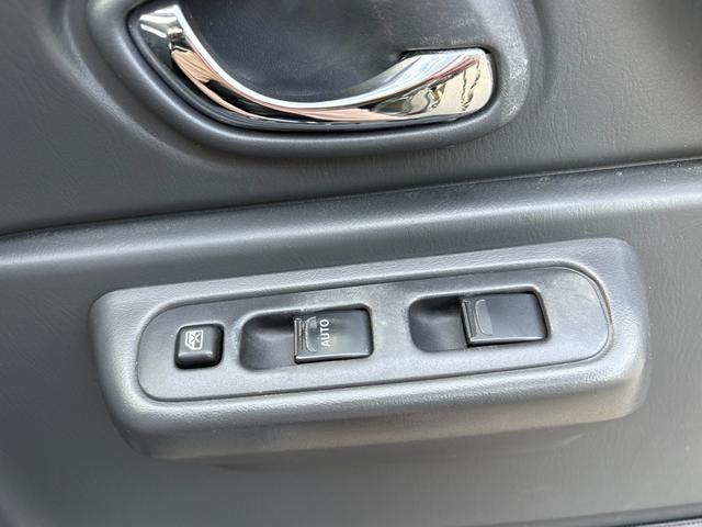 ジムニー ランドベンチャー　４ＷＤ　ターボ　５ＭＴ　パナソニックＳＤナビ　ＥＴＣ　前後ドラレコ　キーレス　運転席シートヒーター　革ハンドル　マニュアルエアコン　フォグ　ヘッドライトレベライザー　純正１６インチアルミ（32枚目）