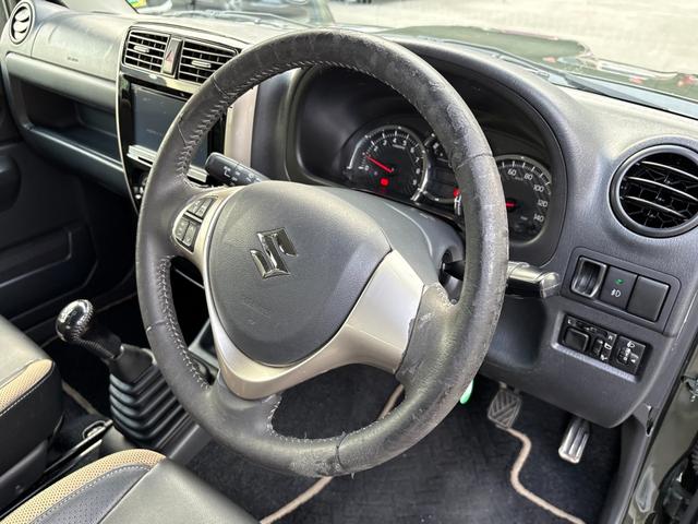 ジムニー ランドベンチャー　４ＷＤ　ターボ　５ＭＴ　パナソニックＳＤナビ　ＥＴＣ　前後ドラレコ　キーレス　運転席シートヒーター　革ハンドル　マニュアルエアコン　フォグ　ヘッドライトレベライザー　純正１６インチアルミ（36枚目）