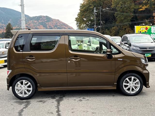 ワゴンＲ ハイブリッドＦＺ　パナソニックメモリーナビ　バックカメラ　ドラレコ　ＥＴＣ　スマートキー２個　ヘッドアップディスプレイ　衝突軽減　レーンキープ　アイドリングストップ　ＬＥＤヘッドライト　シートヒーター　純正１４アルミ（4枚目）