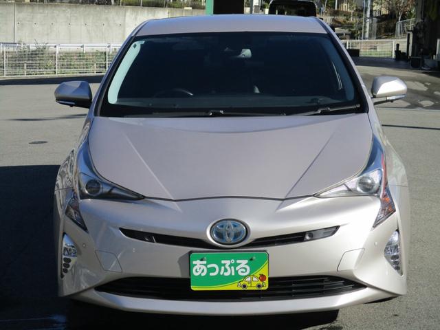 プリウス Ａプレミアム　ツーリングセレクション　４ＷＤ　純正９インチＳＤナビ　バックカメラ　スマートキー２個　合皮シート　運転席パワーシート　シートヒーター　レーダークルーズ　セーフティセンス　ＢＳＭ　クリアランスソナー　ＨＵＤ　ＬＥＤライト（2枚目）