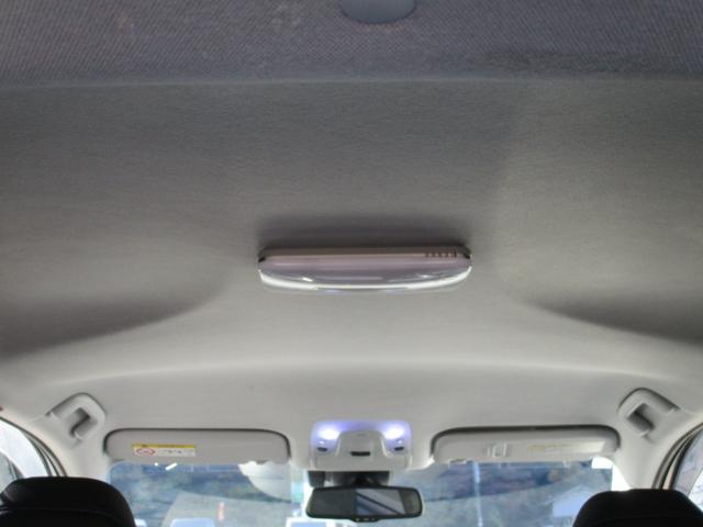 プリウス Ａプレミアム　ツーリングセレクション　４ＷＤ　純正９インチＳＤナビ　バックカメラ　スマートキー２個　合皮シート　運転席パワーシート　シートヒーター　レーダークルーズ　セーフティセンス　ＢＳＭ　クリアランスソナー　ＨＵＤ　ＬＥＤライト（14枚目）