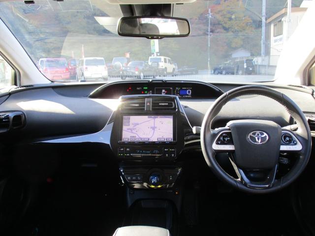 プリウス Ａプレミアム　ツーリングセレクション　４ＷＤ　純正９インチＳＤナビ　バックカメラ　スマートキー２個　合皮シート　運転席パワーシート　シートヒーター　レーダークルーズ　セーフティセンス　ＢＳＭ　クリアランスソナー　ＨＵＤ　ＬＥＤライト（15枚目）
