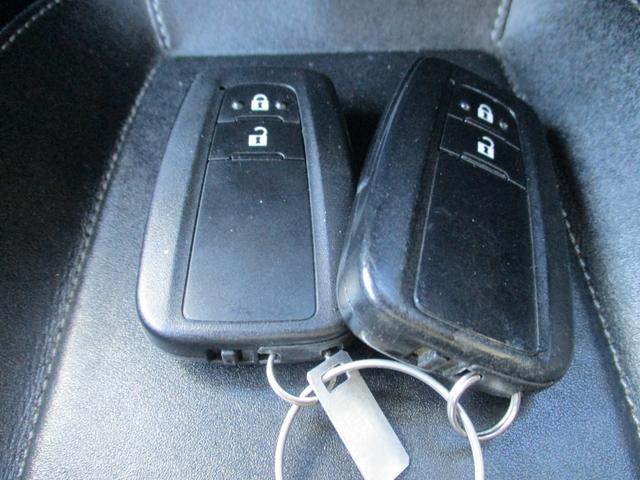 プリウス Ａプレミアム　ツーリングセレクション　４ＷＤ　純正９インチＳＤナビ　バックカメラ　スマートキー２個　合皮シート　運転席パワーシート　シートヒーター　レーダークルーズ　セーフティセンス　ＢＳＭ　クリアランスソナー　ＨＵＤ　ＬＥＤライト（28枚目）