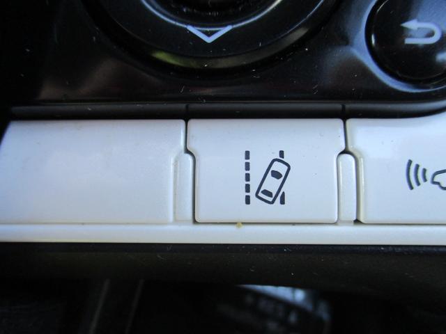 プリウス Ａプレミアム　ツーリングセレクション　４ＷＤ　純正９インチＳＤナビ　バックカメラ　スマートキー２個　合皮シート　運転席パワーシート　シートヒーター　レーダークルーズ　セーフティセンス　ＢＳＭ　クリアランスソナー　ＨＵＤ　ＬＥＤライト（34枚目）