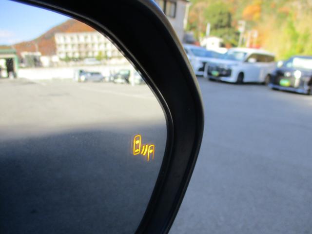 プリウス Ａプレミアム　ツーリングセレクション　４ＷＤ　純正９インチＳＤナビ　バックカメラ　スマートキー２個　合皮シート　運転席パワーシート　シートヒーター　レーダークルーズ　セーフティセンス　ＢＳＭ　クリアランスソナー　ＨＵＤ　ＬＥＤライト（38枚目）