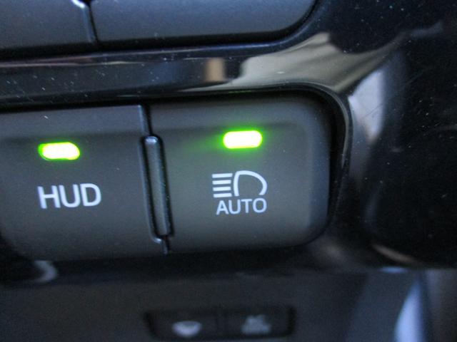 プリウス Ａプレミアム　ツーリングセレクション　４ＷＤ　純正９インチＳＤナビ　バックカメラ　スマートキー２個　合皮シート　運転席パワーシート　シートヒーター　レーダークルーズ　セーフティセンス　ＢＳＭ　クリアランスソナー　ＨＵＤ　ＬＥＤライト（42枚目）