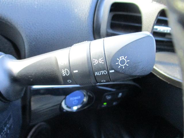 プリウス Ａプレミアム　ツーリングセレクション　４ＷＤ　純正９インチＳＤナビ　バックカメラ　スマートキー２個　合皮シート　運転席パワーシート　シートヒーター　レーダークルーズ　セーフティセンス　ＢＳＭ　クリアランスソナー　ＨＵＤ　ＬＥＤライト（50枚目）