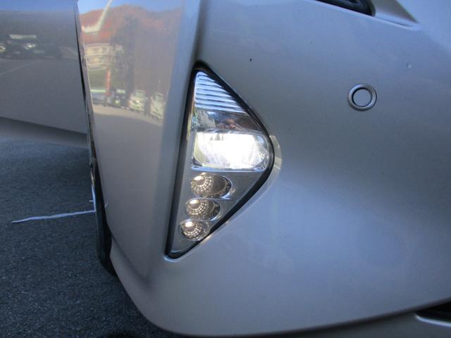 プリウス Ａプレミアム　ツーリングセレクション　４ＷＤ　純正９インチＳＤナビ　バックカメラ　スマートキー２個　合皮シート　運転席パワーシート　シートヒーター　レーダークルーズ　セーフティセンス　ＢＳＭ　クリアランスソナー　ＨＵＤ　ＬＥＤライト（52枚目）