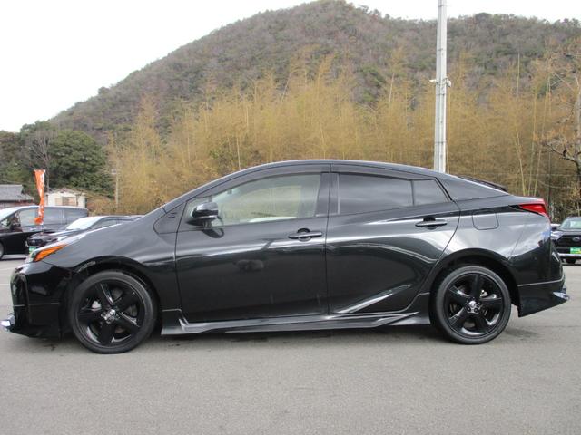 プリウス Ｓツーリングセレクション・ブラックエディション　モデリスタエアロ　メーカー８インチディスプレイオーディオ　ＢＴオーディオ対応　パノラミックビューモニター　ステリモ　ＥＴＣ　スマートキー　フロントシートヒーター　セーフティセンス　レーダークルーズ（5枚目）