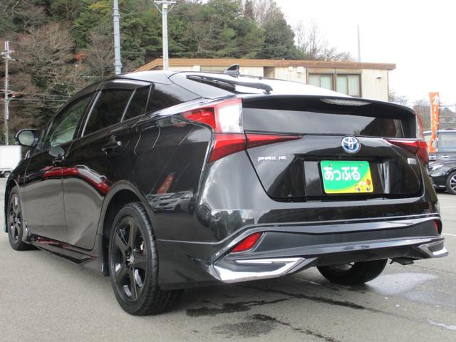プリウス Ｓツーリングセレクション・ブラックエディション　モデリスタエアロ　メーカー８インチディスプレイオーディオ　ＢＴオーディオ対応　パノラミックビューモニター　ステリモ　ＥＴＣ　スマートキー　フロントシートヒーター　セーフティセンス　レーダークルーズ（9枚目）