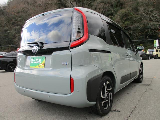 シエンタ ハイブリッドＺ　７人乗り　メーカー１０．５インチディスプレイオーディオ＆ナビ　パノラミックビューモニター　ドラレコ　ＥＴＣ　スマートキー２個　両側パワスラ　レーダークルーズ　ＢＳＭ　セーフティセンス　シートヒーター（8枚目）